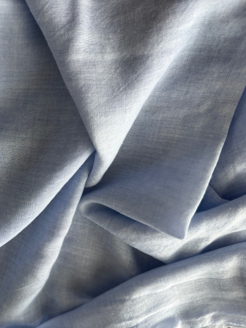 NWOT, ITALIAN, FRAYED EDGE SARONG/SCARF IN PRETTY LIGHT SKY BLUE - Picture 4 of 12
